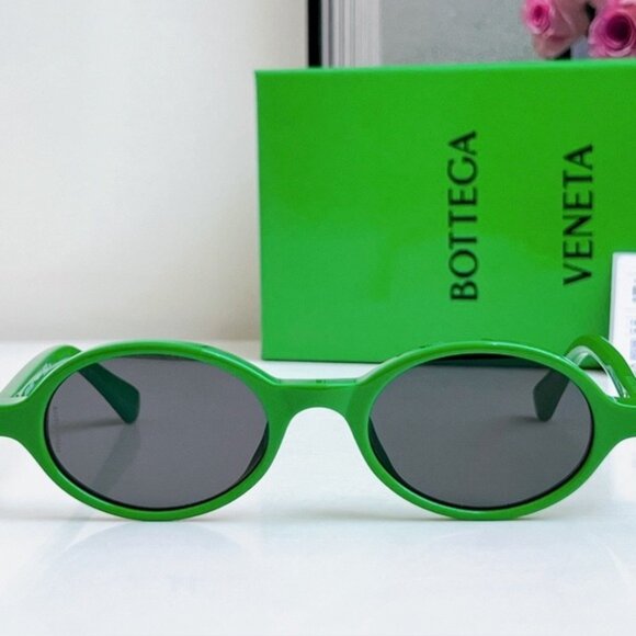 Bottega Veneta Green Sunglasses with Gold Detail main image 7